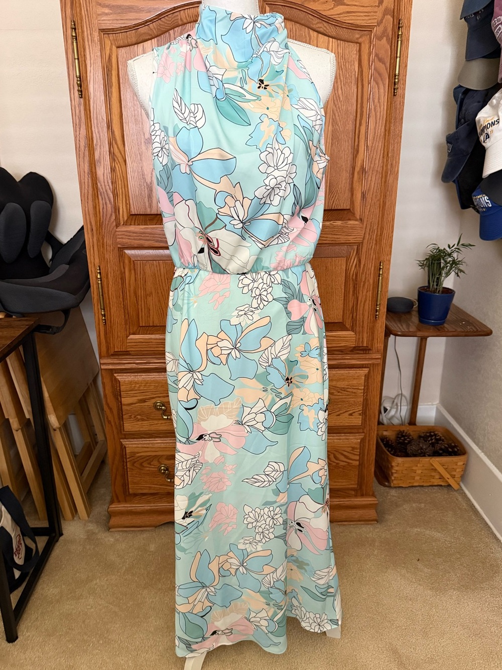 Pretty Garden Sleeveless Cocktail Maxi Dress